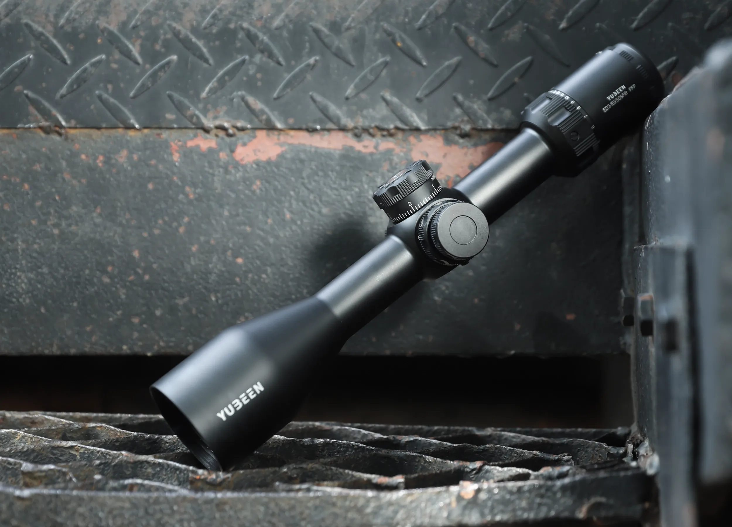 Optical riflescope mounted in a mountain field environment