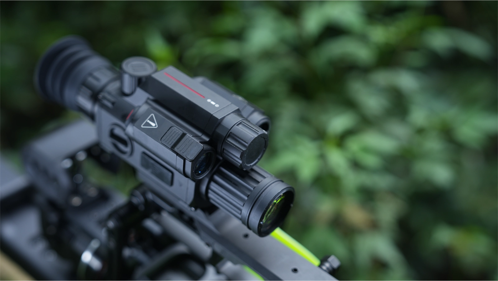YUBEEN DH9 digital day and night vision scope